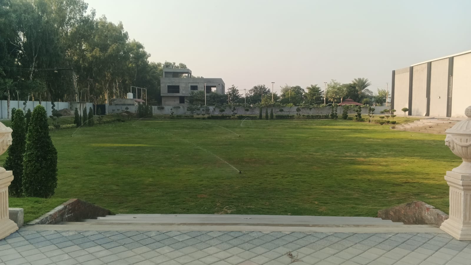 La Ovation Lawn Terrace